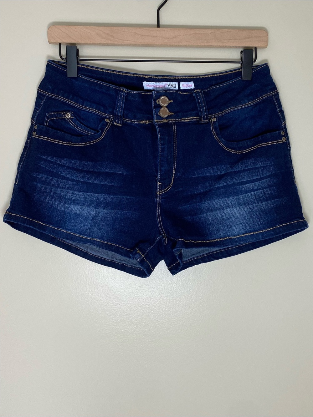 YMI WannaBettaButt Mid Rise Dark Wash Denim Jeans Shorts Junior’s Size 11
